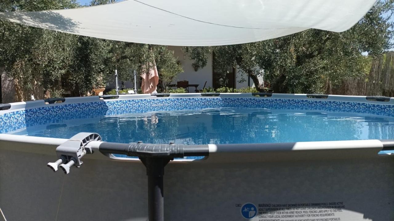 La Casetta Degli Ulivi Con Piscina 门菲 外观 照片